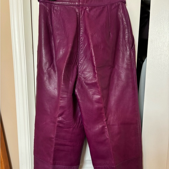 Real leather vintage pants waist 27 inches and butt area 38 inches - Picture 5 of 8